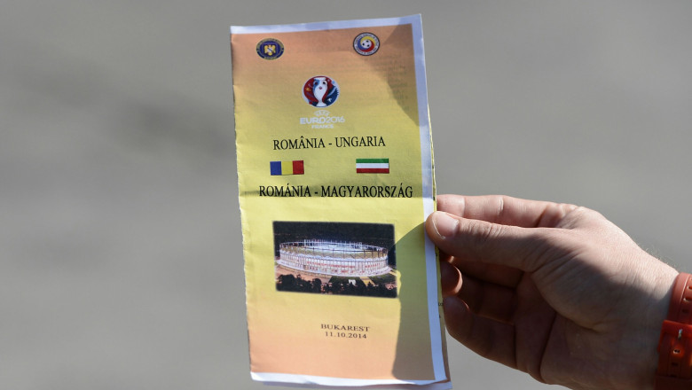 ROMANIA - UNGARIA. Fanii unguri, iritati dupa ce au primit pliante informative cu steagul tarii lor prezentat gresit Imagine