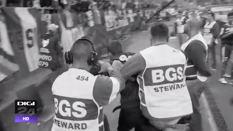 ROMANIA - UNGARIA. Noi imagini de la incidente. Firma de paza a stadionului a intervenit in forta: "Au fost agenti aruncati peste balustrada de suporteri" Imagine