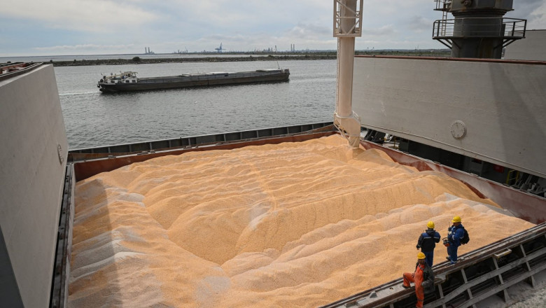 Romania va autoriza accesul a 30 de nave din porturile ucrainene pana vineri Imagine