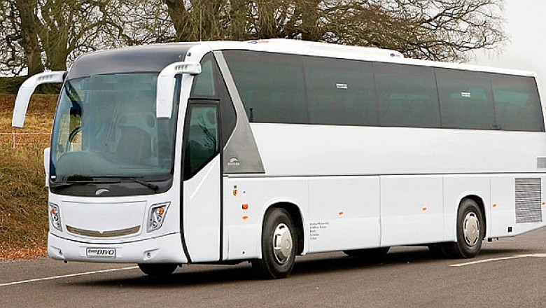 Romanii blocati zeci de ore langa Budapesta s-au intors in tara cu un alt autocar. 15 dintre ei au calatorit in picioare Imagine