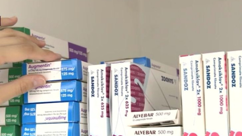 Romanii cheltuiesc, in medie, cate 80 de lei cand intra in farmacie  Imagine