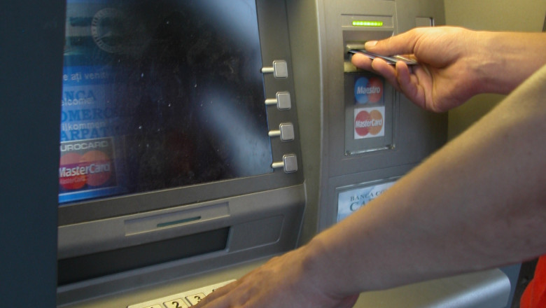 Romanii cu restante la banci se pot trezi fara niciun ban in conturi. Au fost puse popriri si pe alocatiile copiilor Imagine