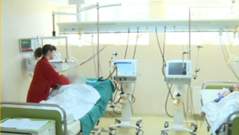 Romanii dau spaga medicilor, fie din proprie initiativa, fie pentru ca li se cere Imagine