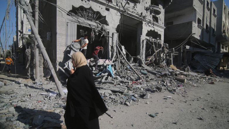 Romanii din Fasia Gaza cer cu disperare ajutorul autoritatilor pentru a reveni in tara: "Bombardamentele sunt foarte multe. E dezastru" Imagine