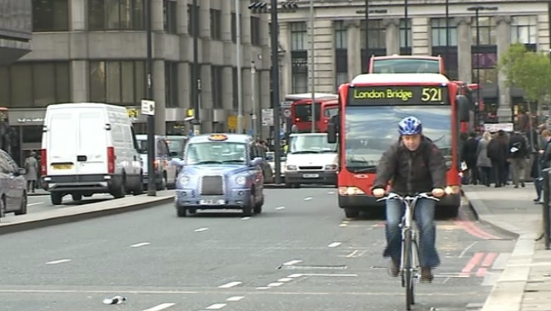 Romanii din Marea Britanie, comparati cu vampirii din Transilvania Imagine