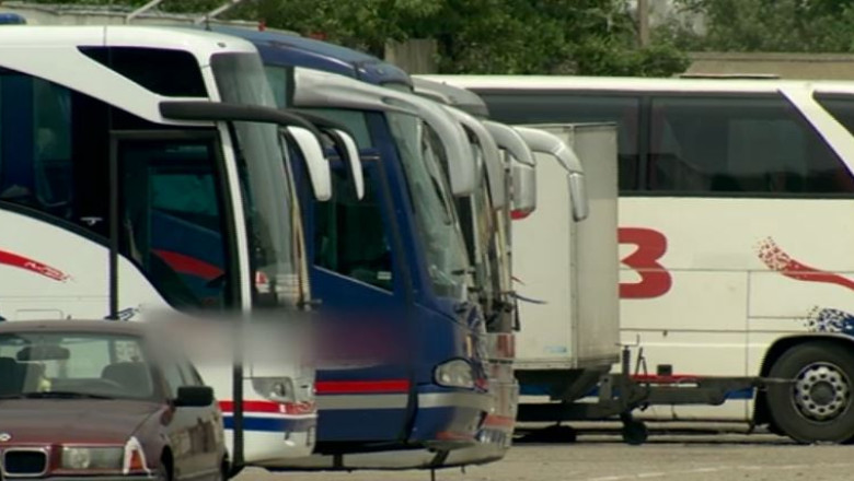 Romanii din strainatate trimit acasa 1 miliard de euro prin soferii de autocar si rude Imagine