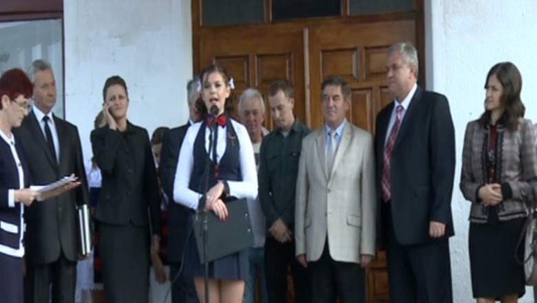 Romanii din Ucraina au voie sa termine doar 11 clase in limba materna, nu si facultatea Imagine