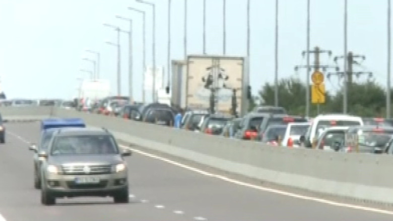 Romanii isi arata nemultumirea fata de soselele proaste Imagine