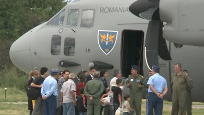 Romanii repatriati din Gaza au ajuns la Bucuresti Imagine