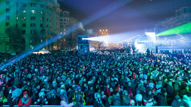 Romanii stau cel mai mult la petrecerile de Revelion Imagine