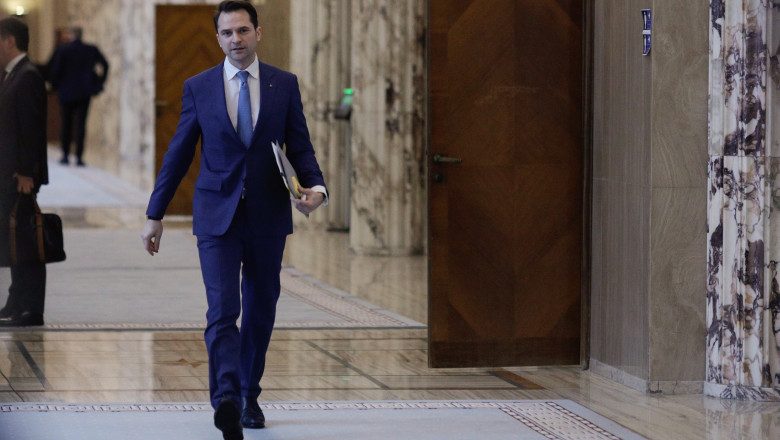 Romanii vor putea obtine online traduceri legalizate de notari. Sebastian Burduja: Pana la finalul anului o sa avem platforma Imagine