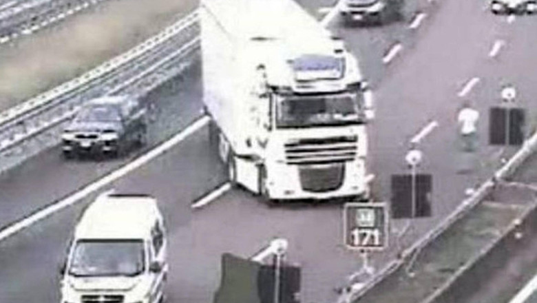 Romanul care a salvat de la moarte o fetita pe autostrada a primit distinctia „Soferul anului” in Italia Imagine