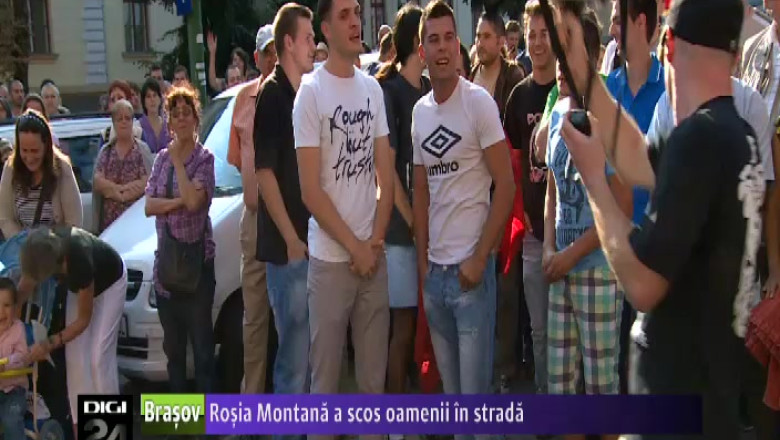 Rosia Montana a scos oamenii in strada Imagine