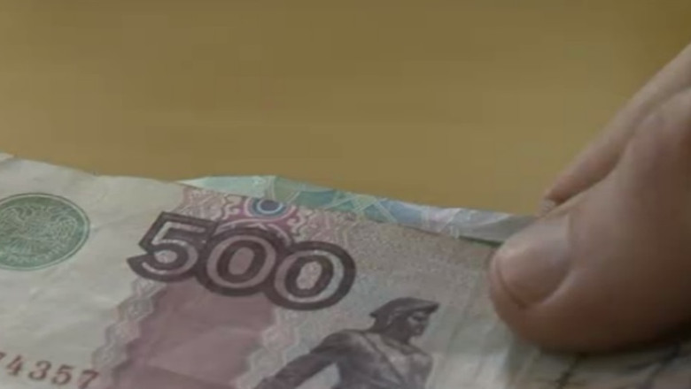 Rubla ruseasca, in cadere libera. Investitorii se asteapta ca Rusia sa intre in recesiune Imagine