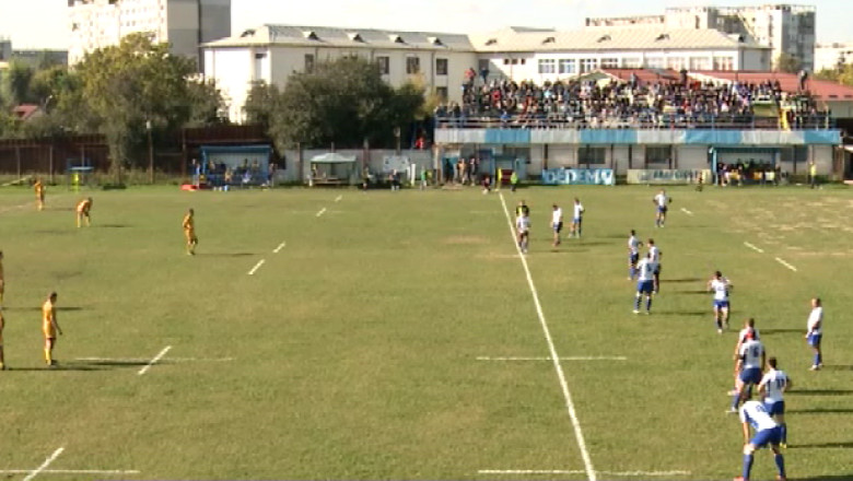 RUGBY. Lovitura inaintea startului ligii  Imagine