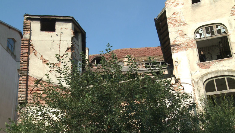 Ruina cu staif din centrul Galatiului  Imagine