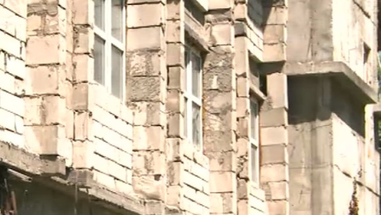 RUINE. Casa Studentilor din Petrosani nu este gata nici dupa 22 de ani de la inceperea lucrarilor Imagine