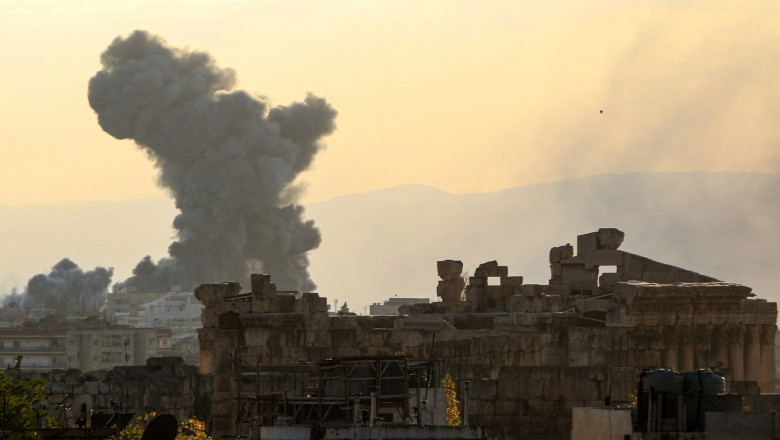 Ruinele care au supravietuit atacurilor aeriene israeliene. De la inceputul razboiului, 341 de moschei au fost distruse in Palestina Imagine