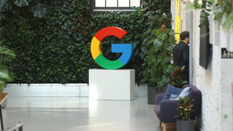 Rusia a amendat Google pentru un videoclip de pe YouTube in care militarii rusi erau instruiti sa se predea Imagine