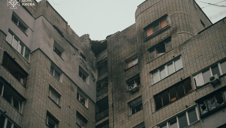 Rusia a atacat Ucraina cu zeci de drone. Un bloc de apartamente din Kiev a fost puternic avariat Imagine