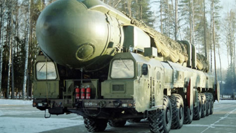 Rusia a testat o racheta RS-12M Topol cu o raza de actiune de 10.500 de kilometri Imagine