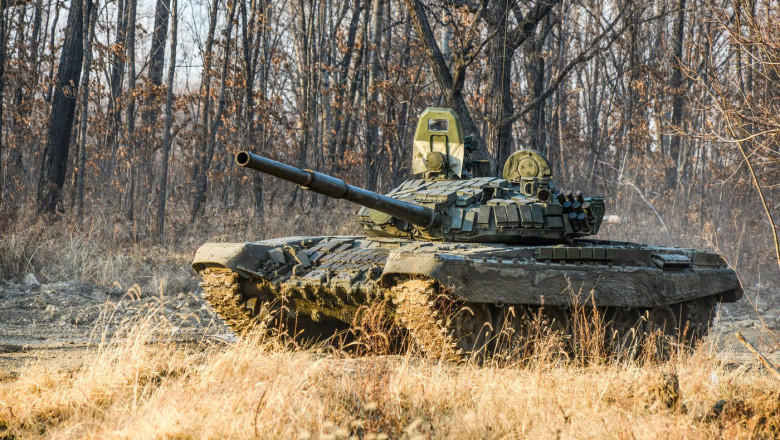 Rusia ar putea repune in functiune tancuri T-72A din era sovietica, pe fondul pierderilor militare tot mai mari Imagine