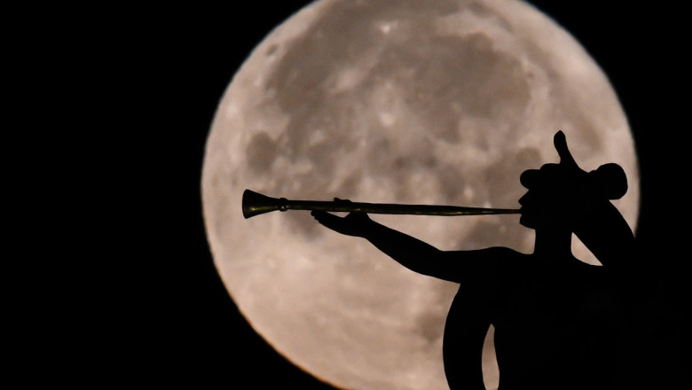 Rusia are planuri mari in spatiu: Va trimite un echipaj pe Luna si planuieste o baza selenara pentru exploatarea resurselor Imagine