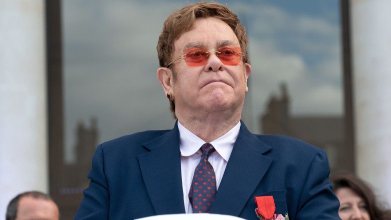 Rusia declara Fundatia Elton John SIDA „indezirabila” Imagine
