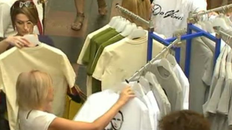 Rusia extinde embargoul si restrictioneaza importul de haine din statele occidentale Imagine