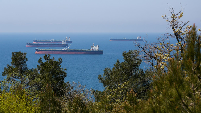 Rusia, fara prea multe optiuni de a evita sanctiunile. Care este „calcaiul lui Ahile” al petrolului rusesc Imagine