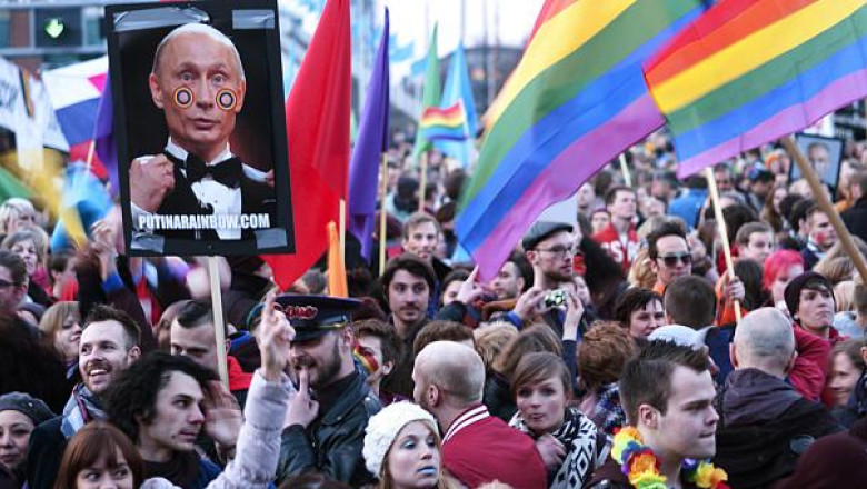 Rusia inaspreste legislatia anti-gay. Homosexualii ar putea fi decazuti din drepturile parintesti Imagine