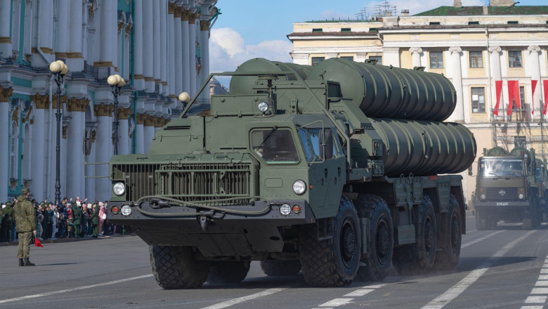 Rusia incearca sa rascumpere sistemele sale de aparare aeriana S-400 de la un stat membru NATO Imagine