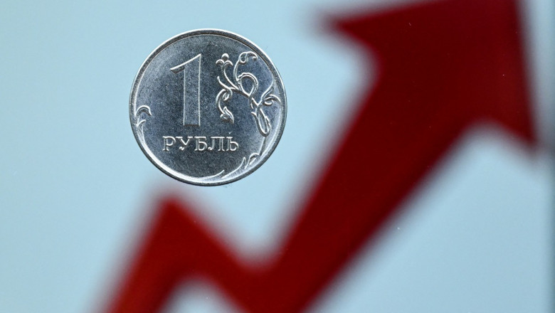 Rusia isi va plati datoria externa folosind o schema similara cu plata in ruble pentru gaze Imagine