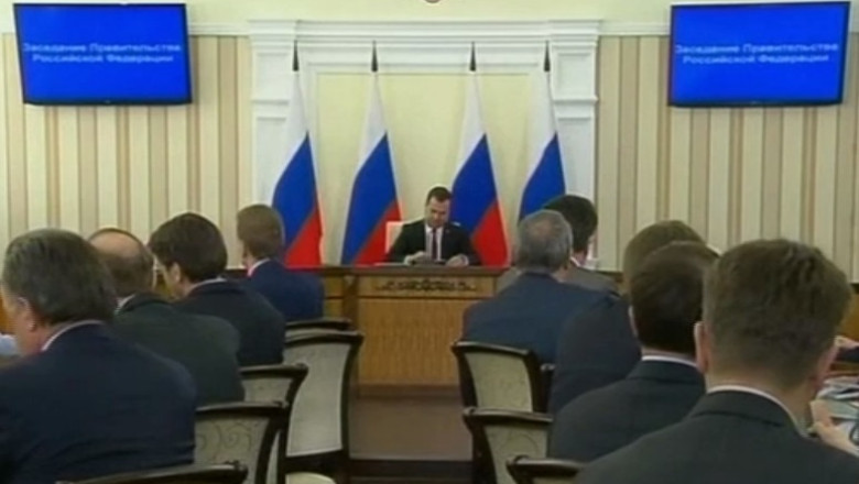 Rusia retrage trupele de la granita cu Ucraina Imagine