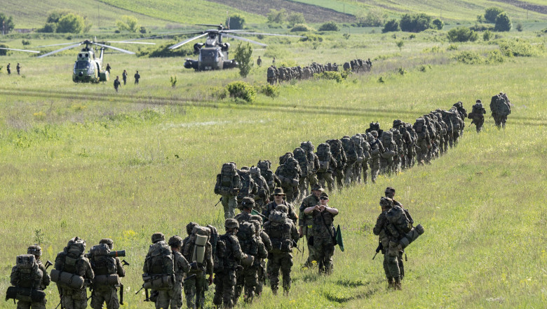 Rusia: Retragerea trupelor NATO, in special americane, din Europa de Est ar fi „benefica” pentru securitatea continentului Imagine