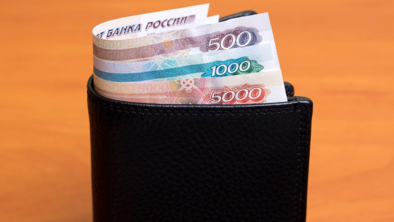Rusia se bazeaza pe moneda Chinei ca sa-si sustina rubla. Achizitiile de valuta si aur vor fi reduse Imagine