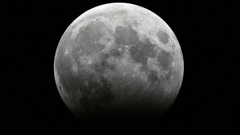 Rusia si China vor sa instaleze un reactor nuclear pe Luna Imagine