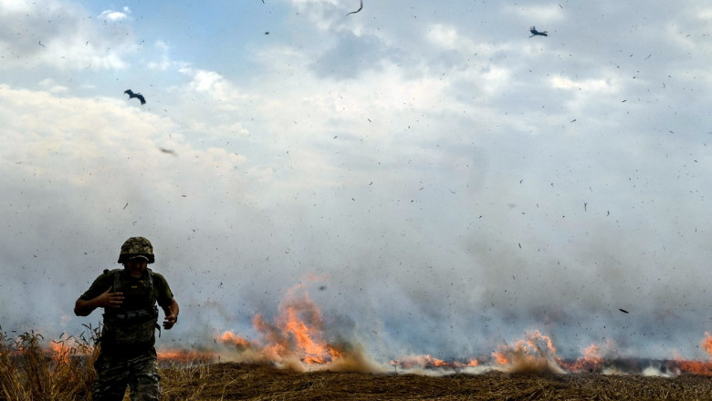 Rusia si Ucraina se acuza reciproc de explozii la cea mai lunga conducta cu amoniac din lume. Mii de oameni au fost evacuati in Herson Imagine