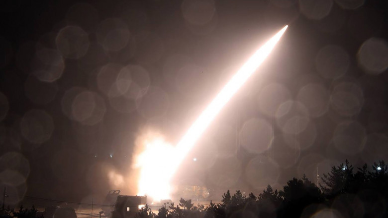 Rusia sustine ca a doborat 10 rachete ATACMS lansate de Ucraina deasupra peninsulei Crimeea Imagine