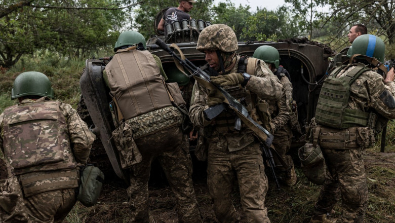 Rusia vrea sa epuizeze Ucraina cu atacurile sale masive. Un general ucrainean avertizeaza ca pe termen lung e nevoie de noi rachete Imagine