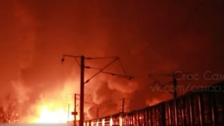 Rusia. Zece vagoane-cisterna cu gaz natural au luat foc dupa ce au deraiat Imagine