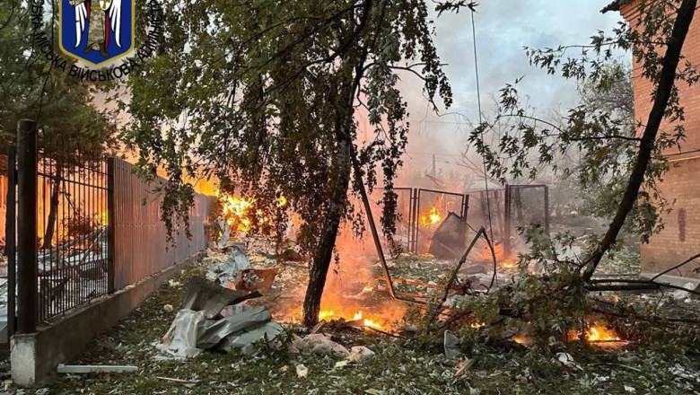 Rusii au atacat Ucraina cu drone Shahed si rachete. Trei morti si 16 raniti in Harkov, incendii in Kiev Imagine