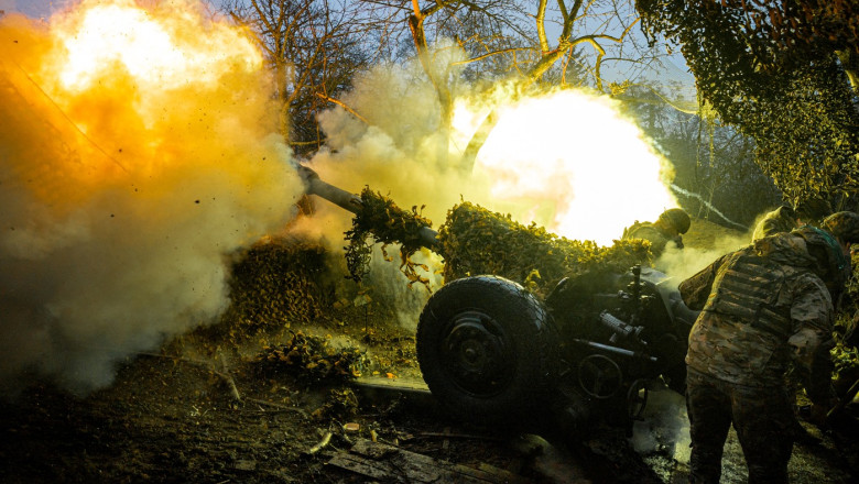 Rusii au bombardat o scoala folosita ca adapost in regiunea Kursk, acuza armata ucraineana. Zeci de oameni, prinsi sub daramaturi Imagine