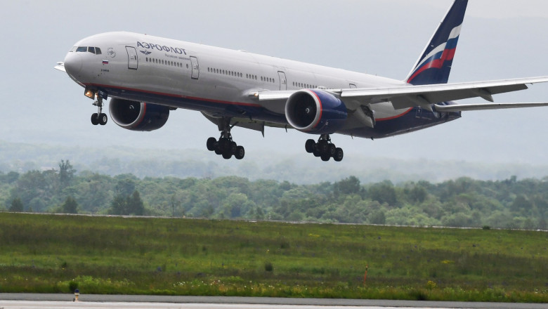 Rusii au inceput sa-si dezmembreze avioanele pentru piese de schimb. Sanctiunile nu le mai permit sa cumpere piese din Occident Imagine