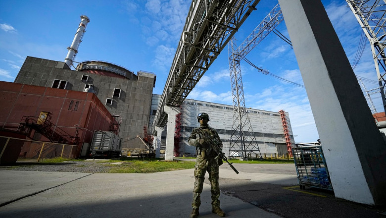 Rusii au lovit de doua ori centrala nucleara din Zaporojie, e un act de teroare, acuza Zelenski. Un reactor a fost oprit dupa atac Imagine