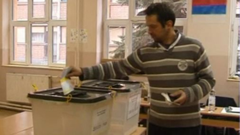 S-au incheiat alegerile locale in orasul kosovar Mitrovita Imagine