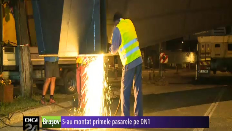 S-au montat primele pasarele pe DN1 Imagine