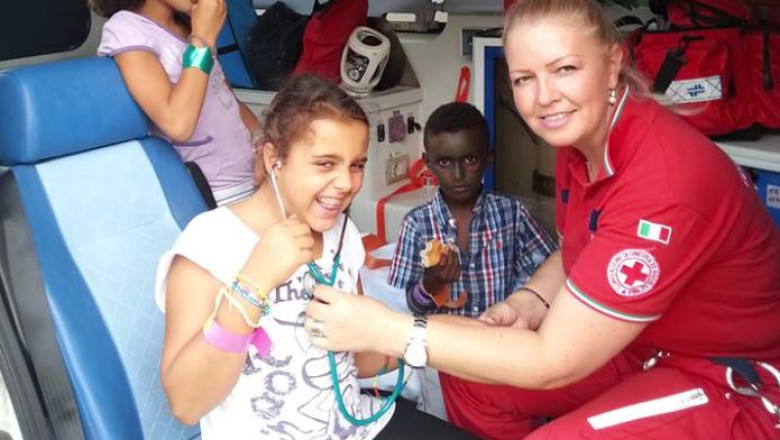 „Sa-ti citesc o poveste”. Proiect de voluntariat prin care oricine le poate citi copiilor din spitale Imagine