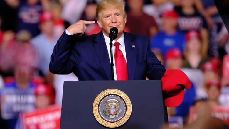 Saga „James Bond”, scutita de taxe vamale. Donald Trump: „007 nu are de ce sa se teama, Sean Connery mi-a fost prieten” Imagine