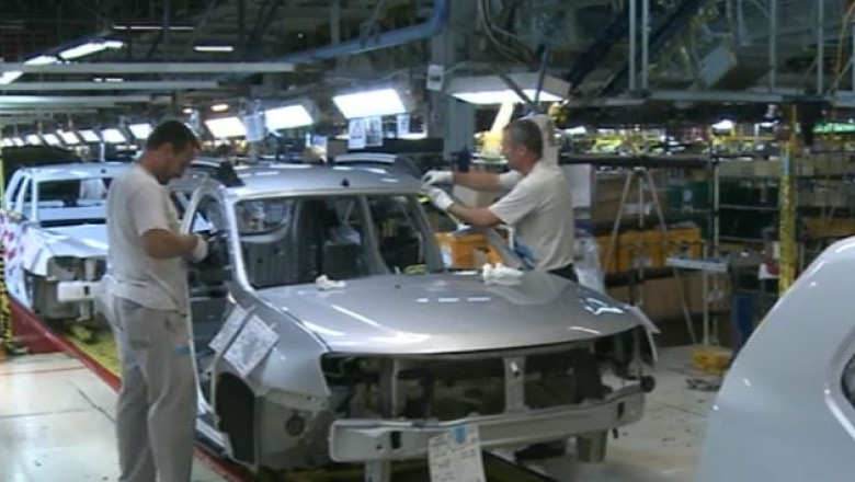 Salarii mai mari la Dacia. Angajatii de la Mioveni au primit si bonusuri Imagine